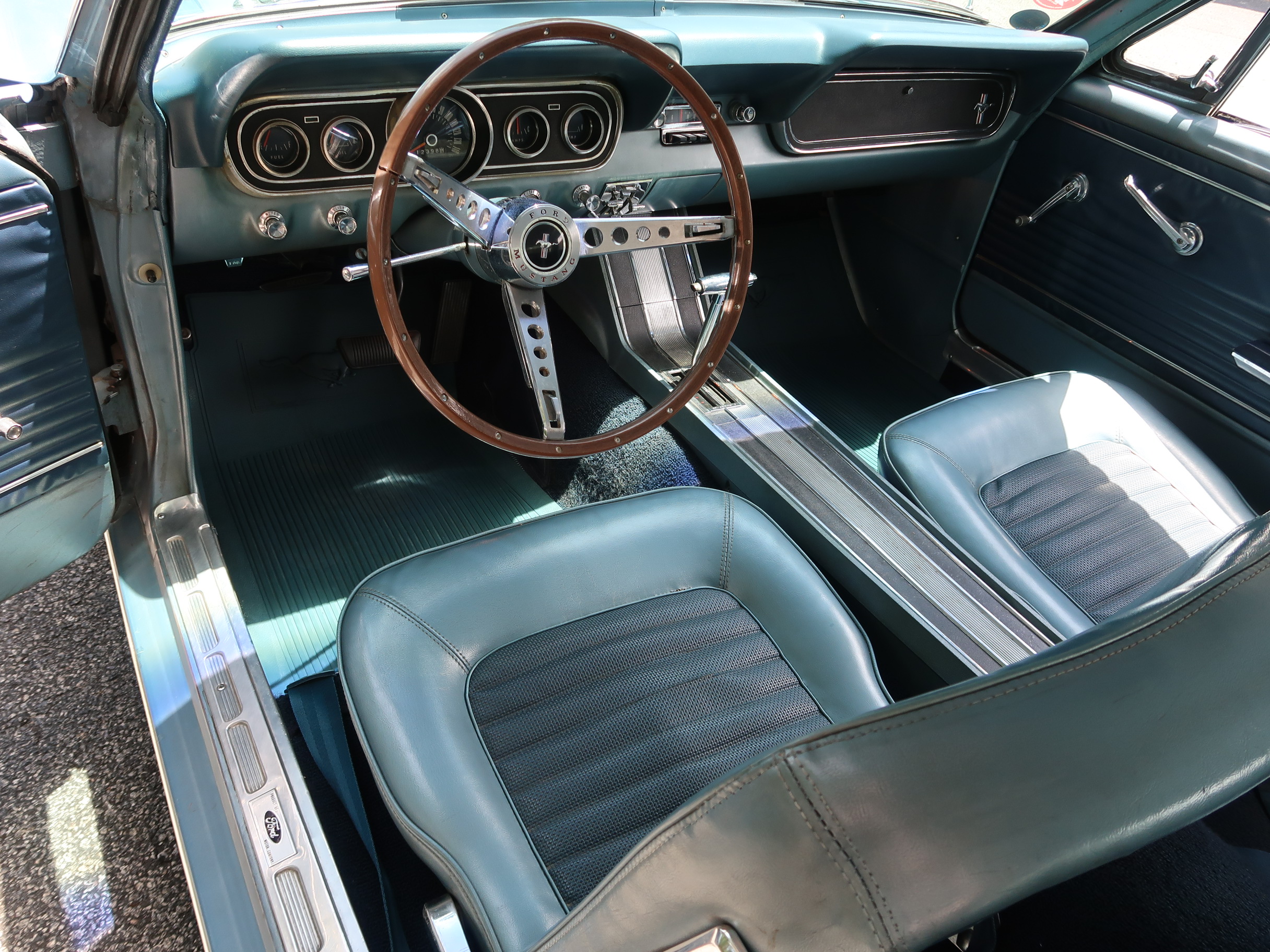 
								1966 Mustang Coupe full									