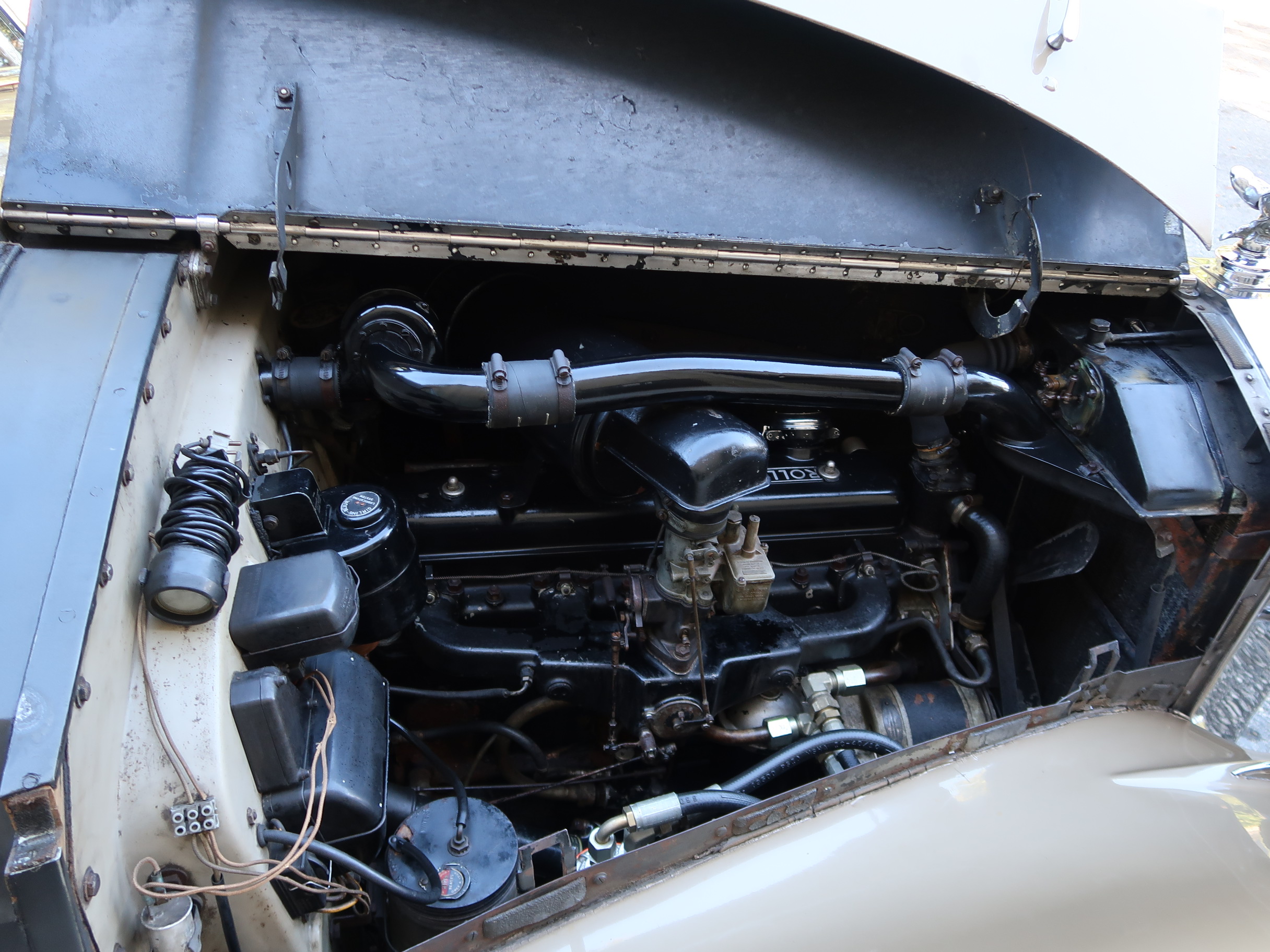 
								1952 Rolls Royce Silver Wraith full									