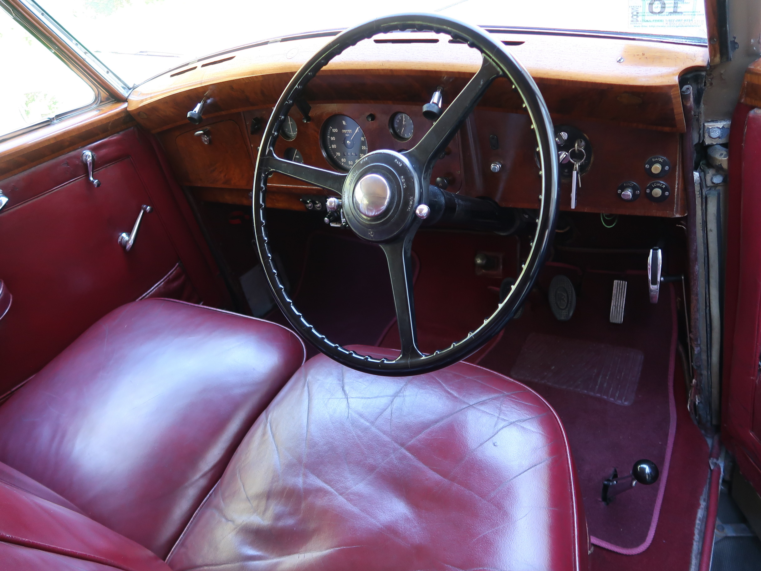 
								1952 Rolls Royce Silver Wraith full									