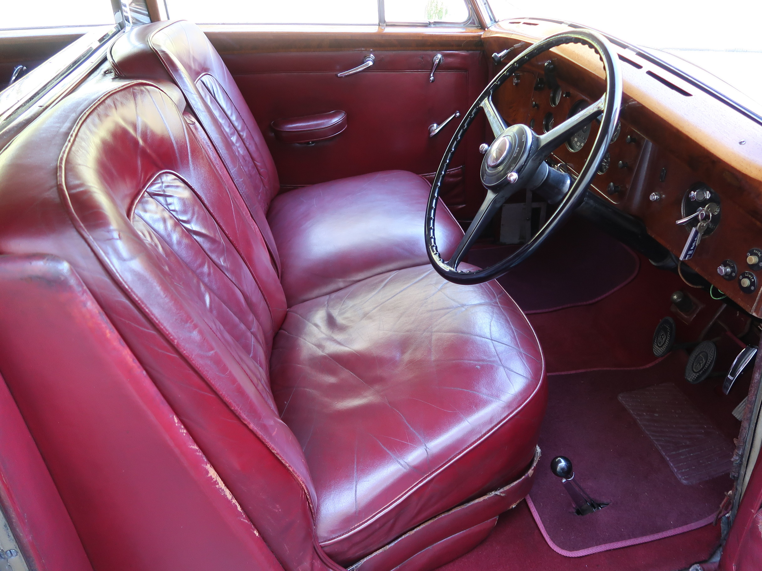 
								1952 Rolls Royce Silver Wraith full									