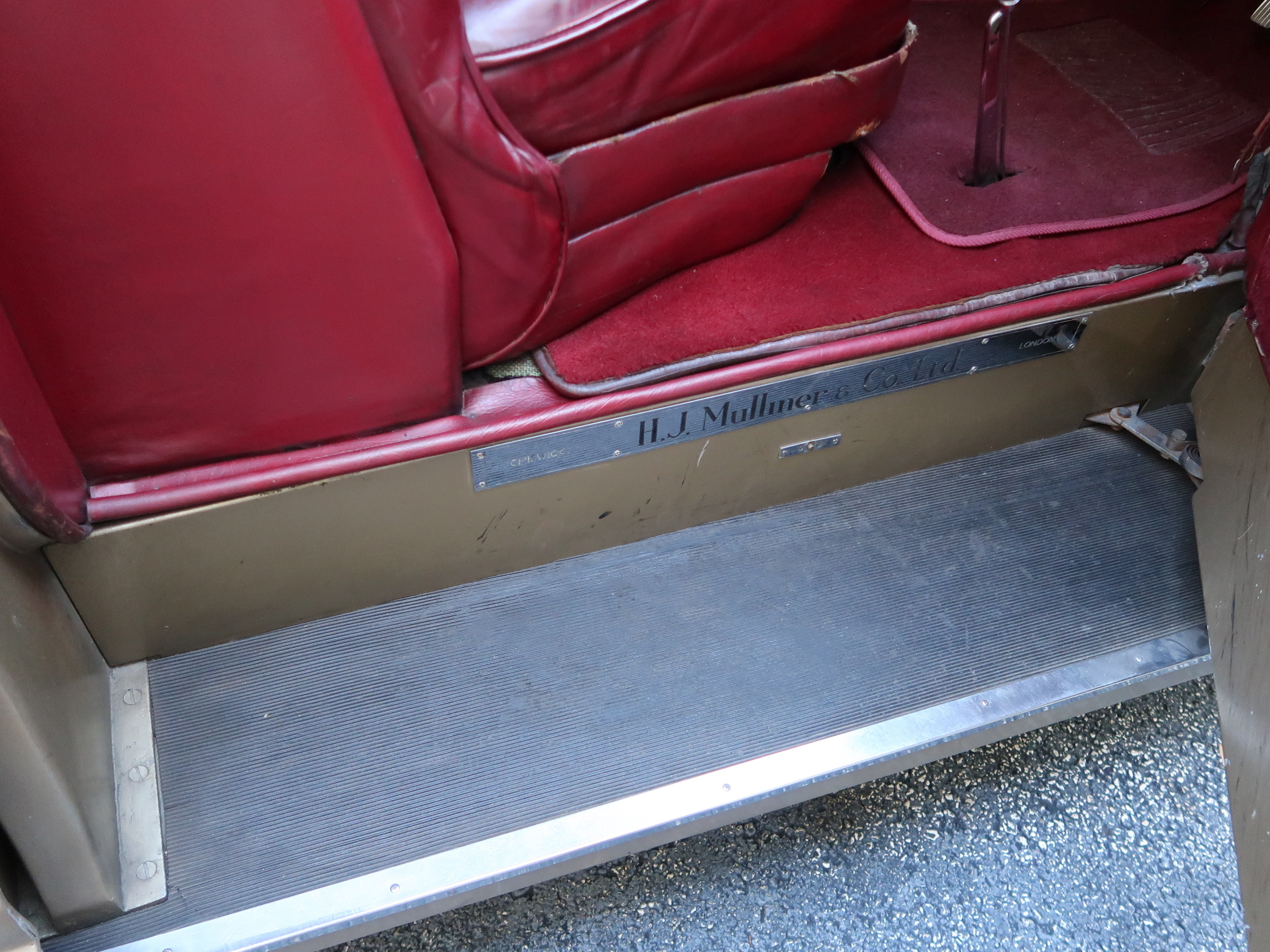 
								1952 Rolls Royce Silver Wraith full									