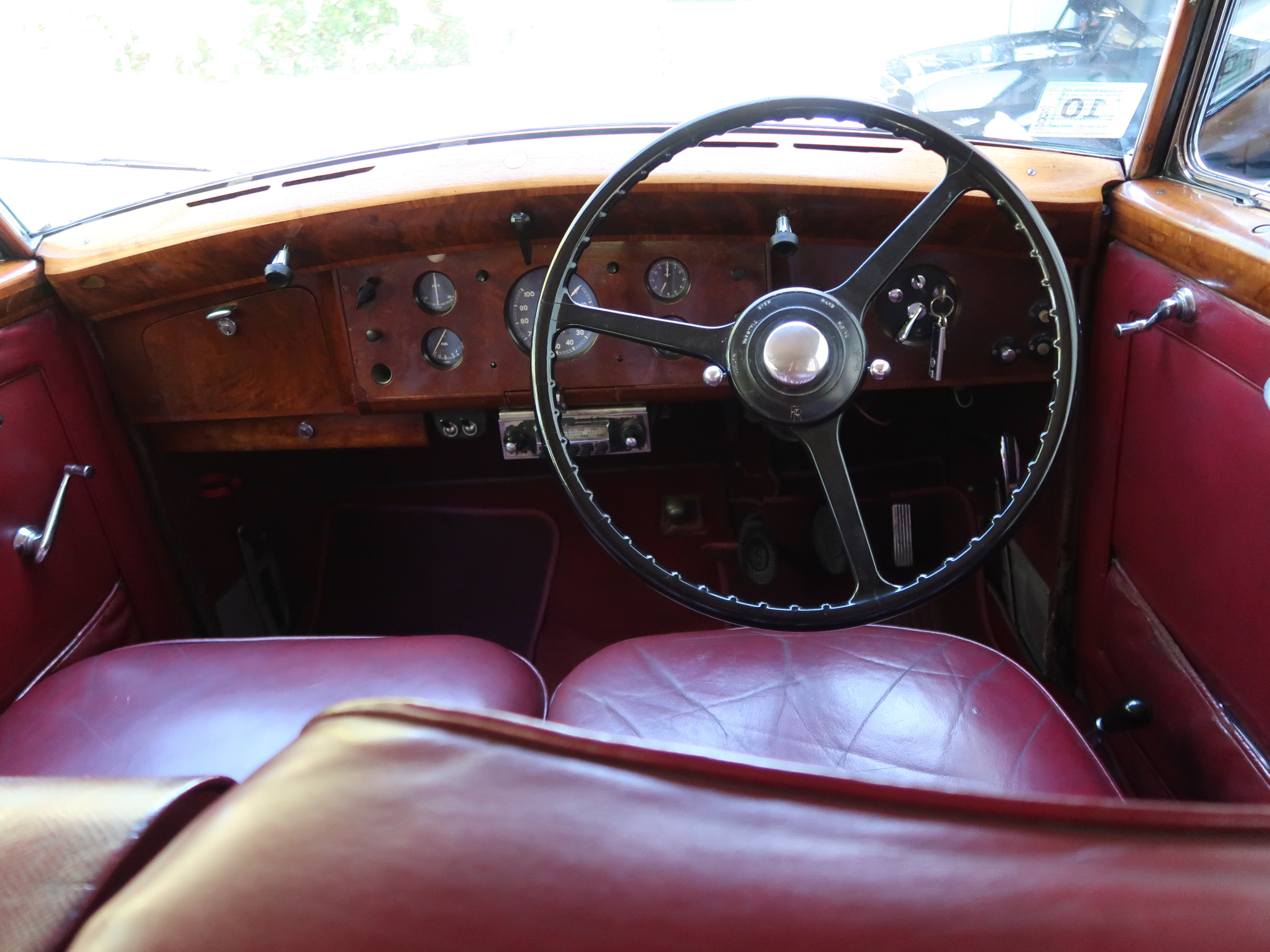 
								1952 Rolls Royce Silver Wraith full									