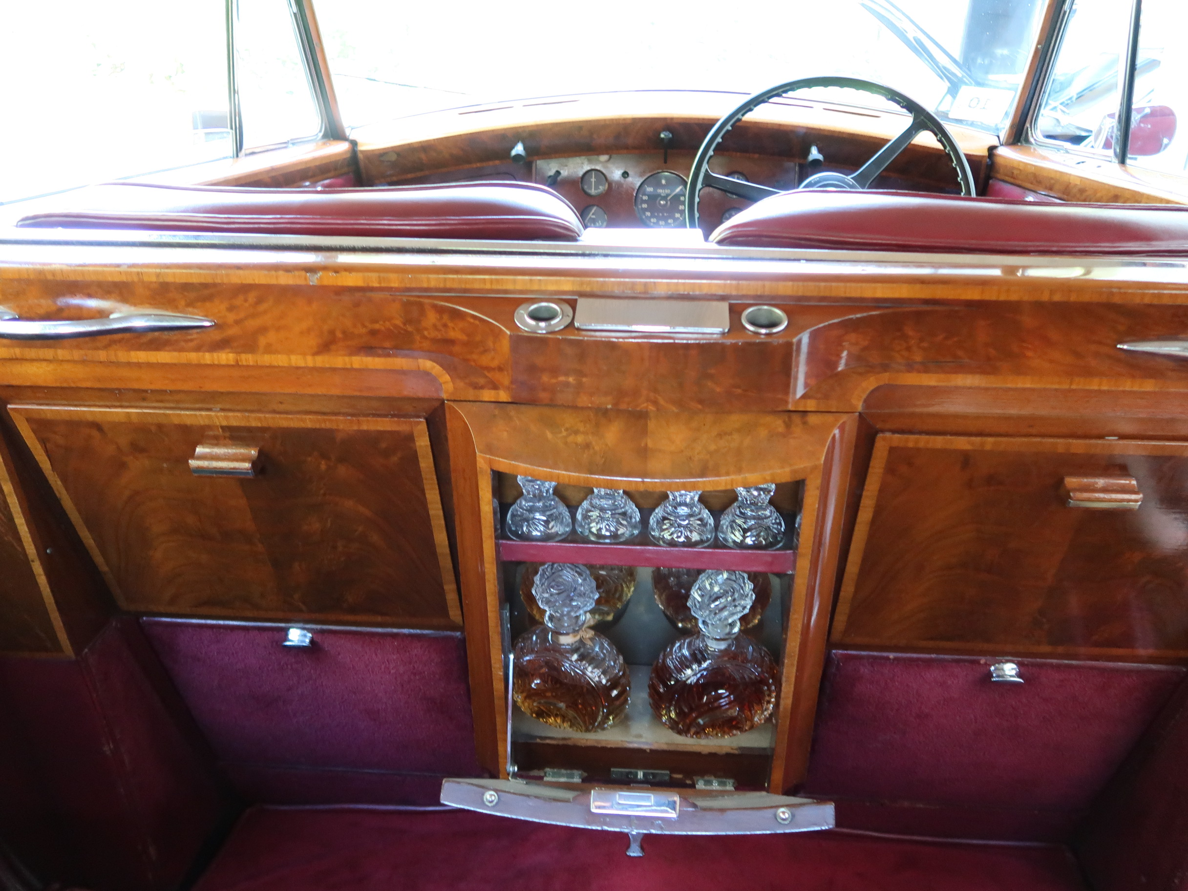 
								1952 Rolls Royce Silver Wraith full									