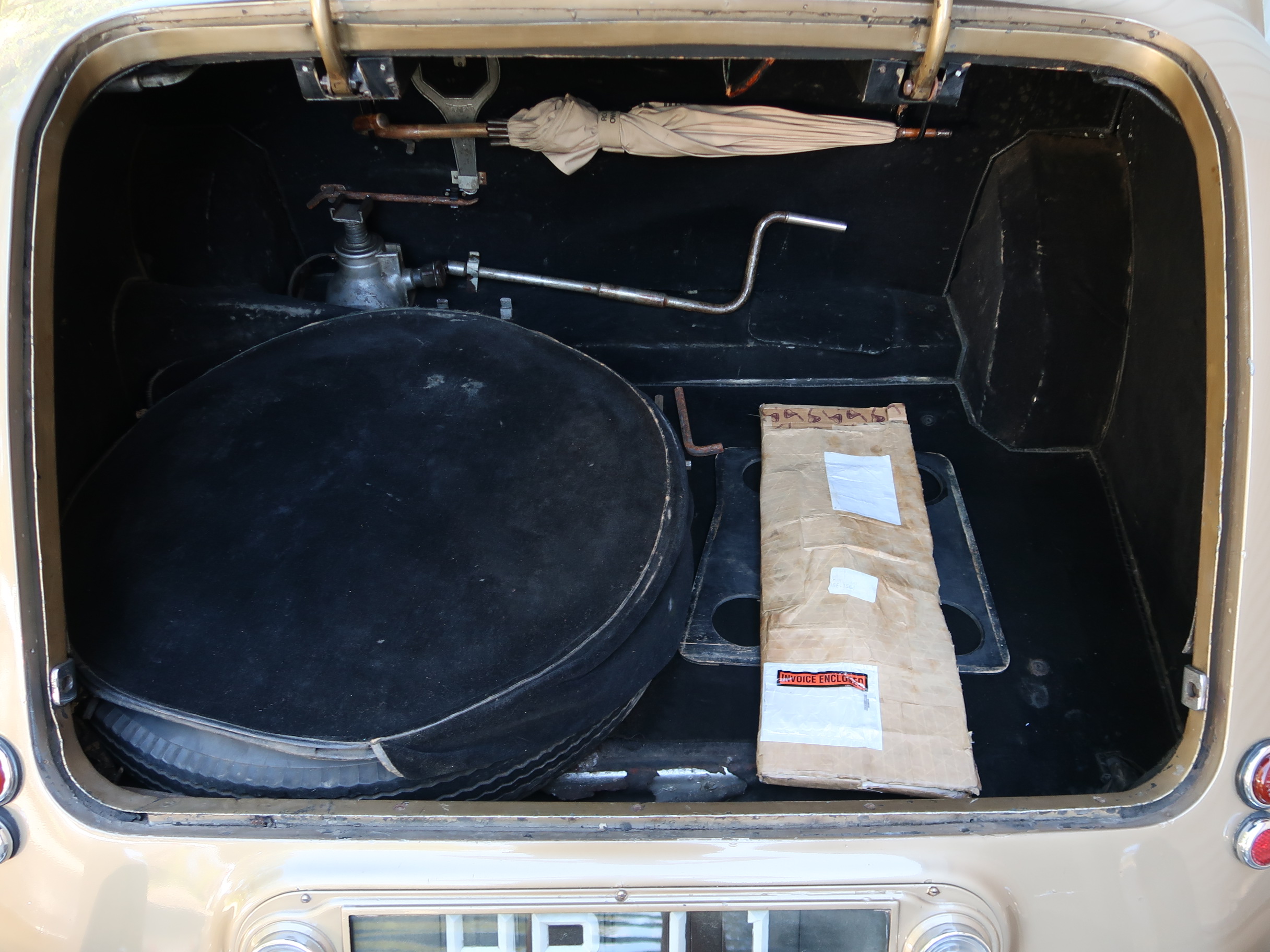 
								1952 Rolls Royce Silver Wraith full									