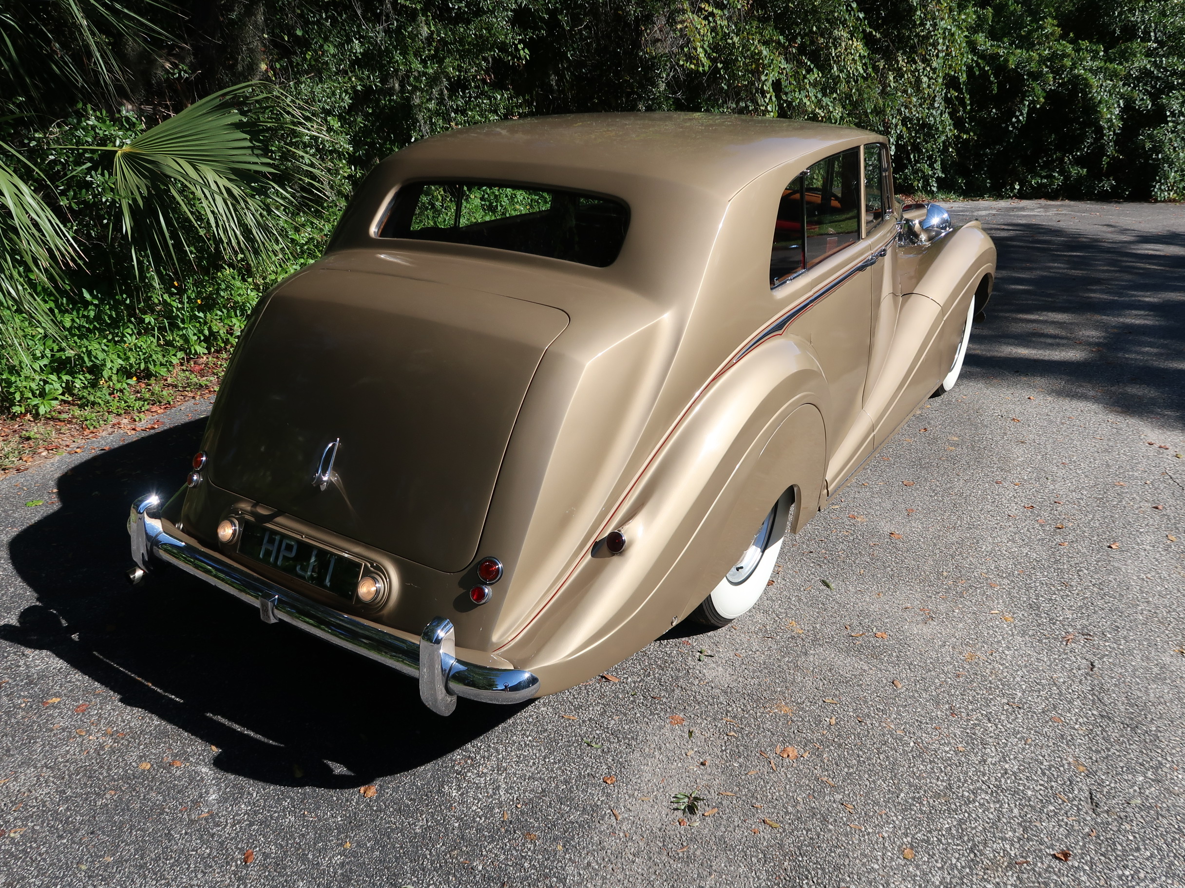 
								1952 Rolls Royce Silver Wraith full									
