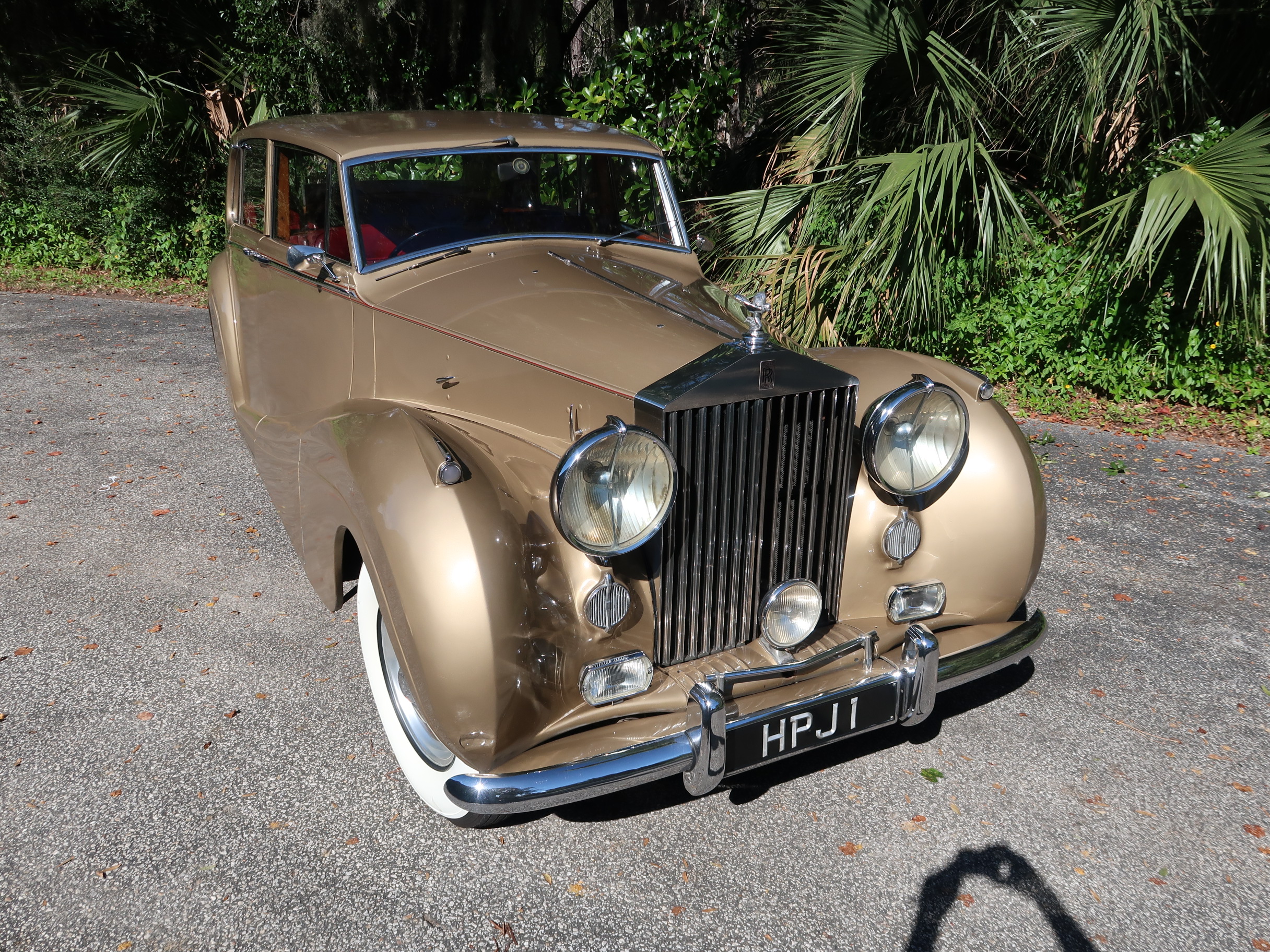 
								1952 Rolls Royce Silver Wraith full									