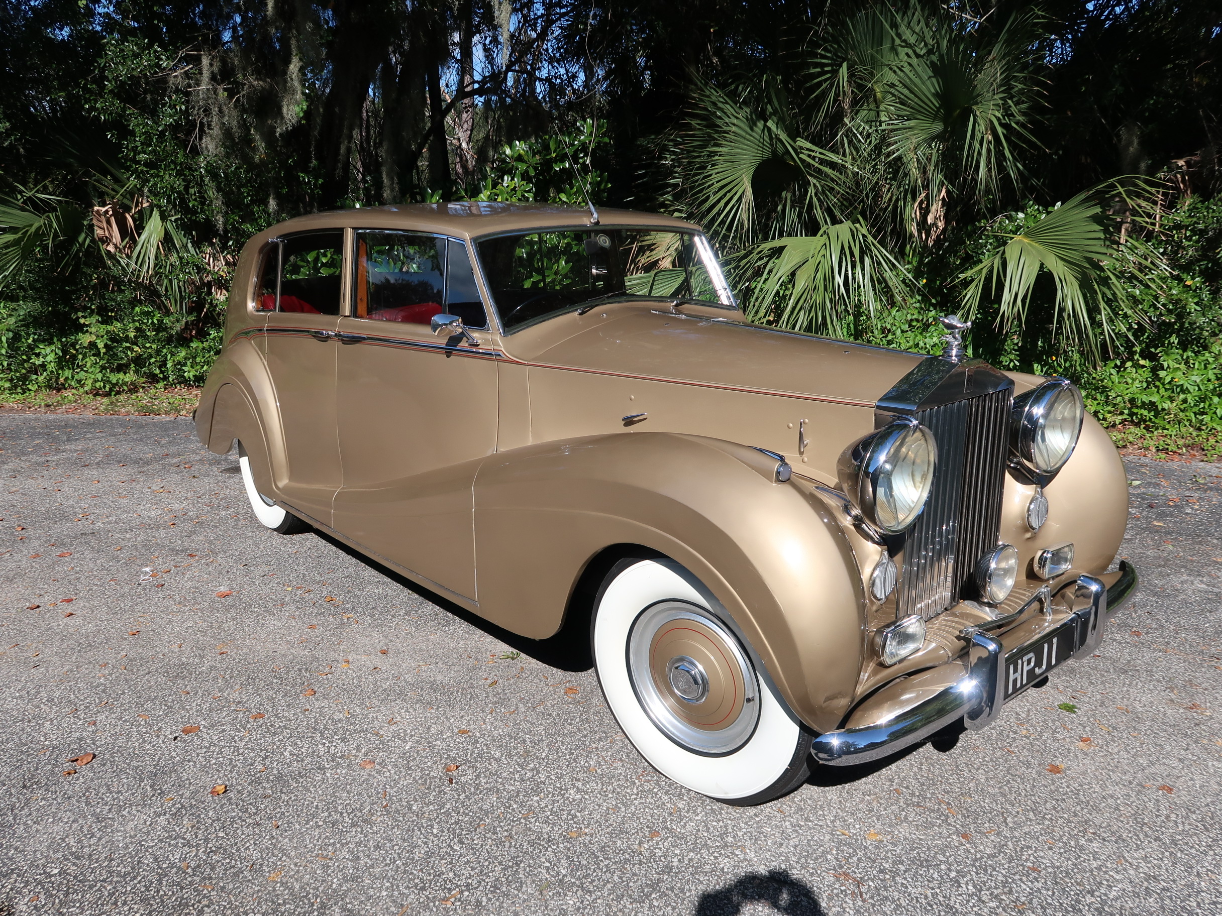 
								1952 Rolls Royce Silver Wraith full									