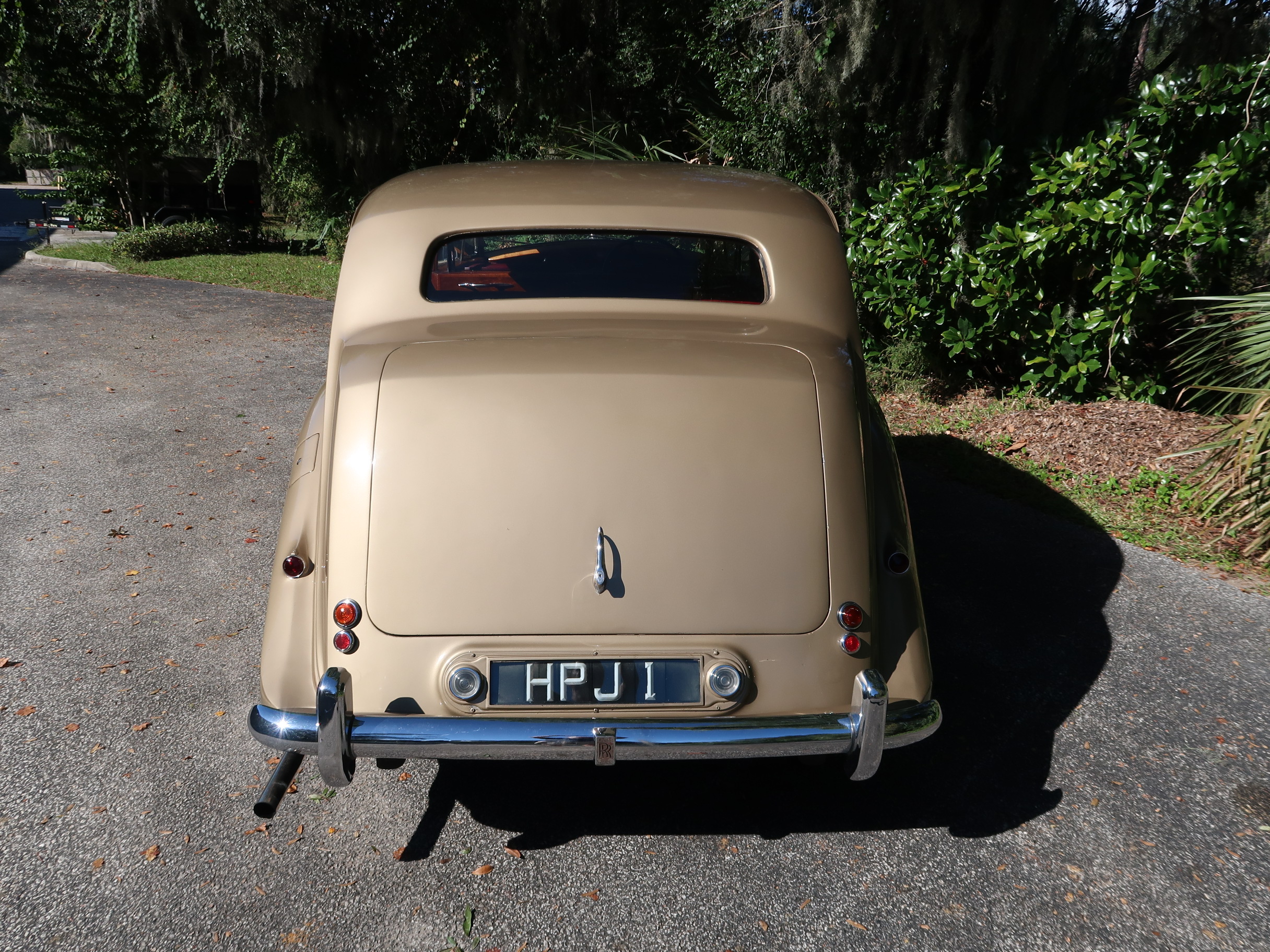 
								1952 Rolls Royce Silver Wraith full									