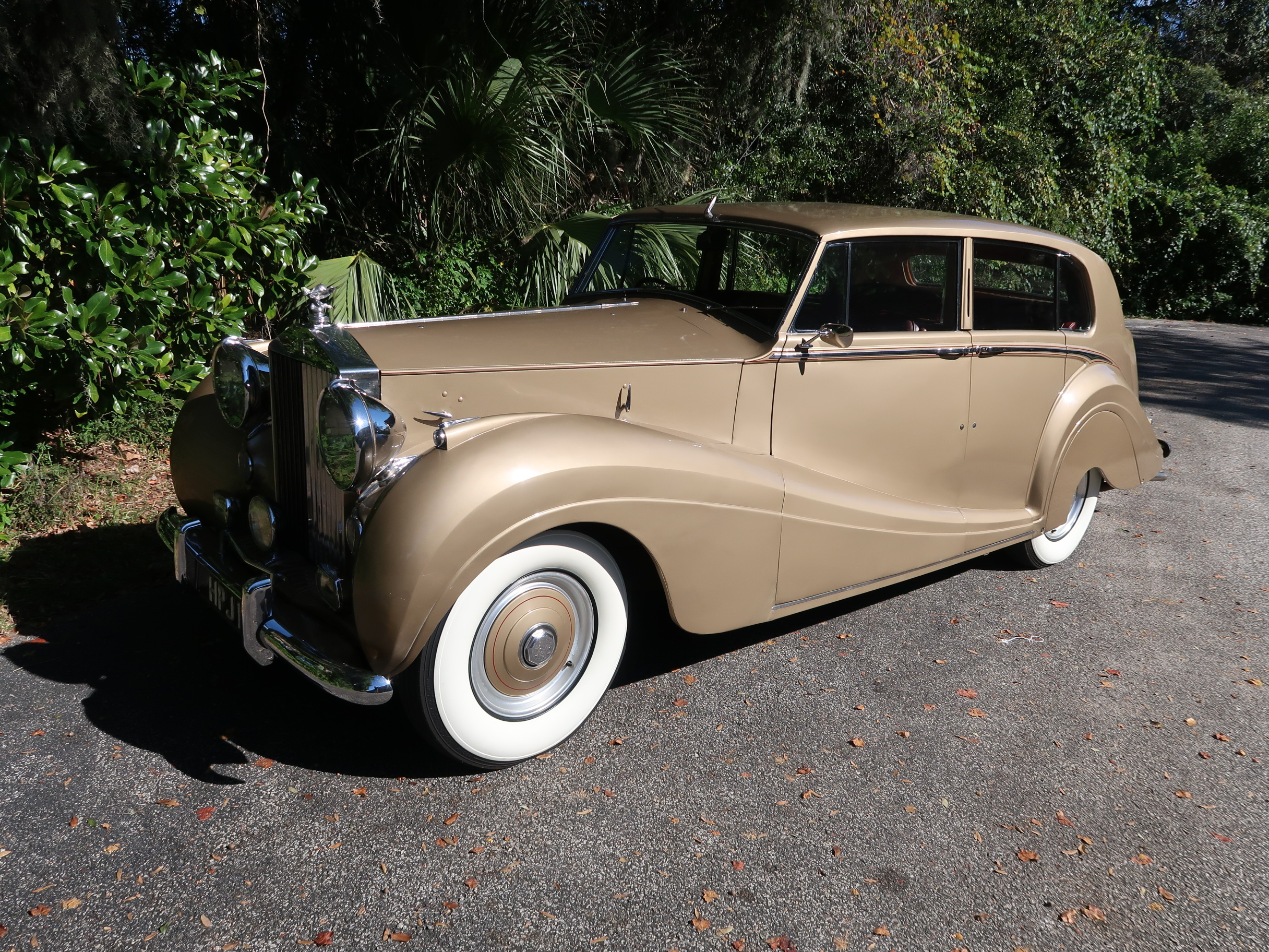
								1952 Rolls Royce Silver Wraith full									