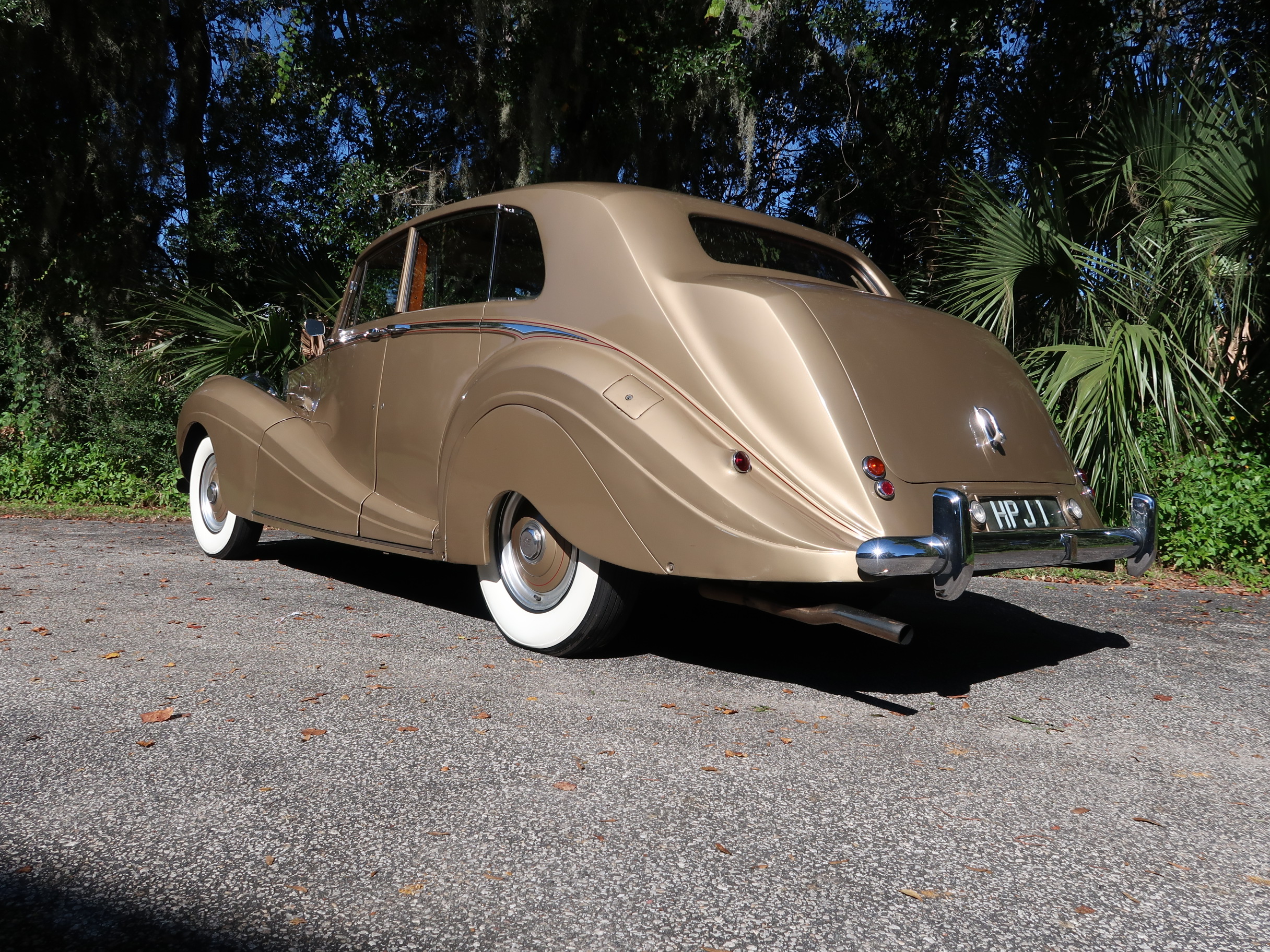 
								1952 Rolls Royce Silver Wraith full									