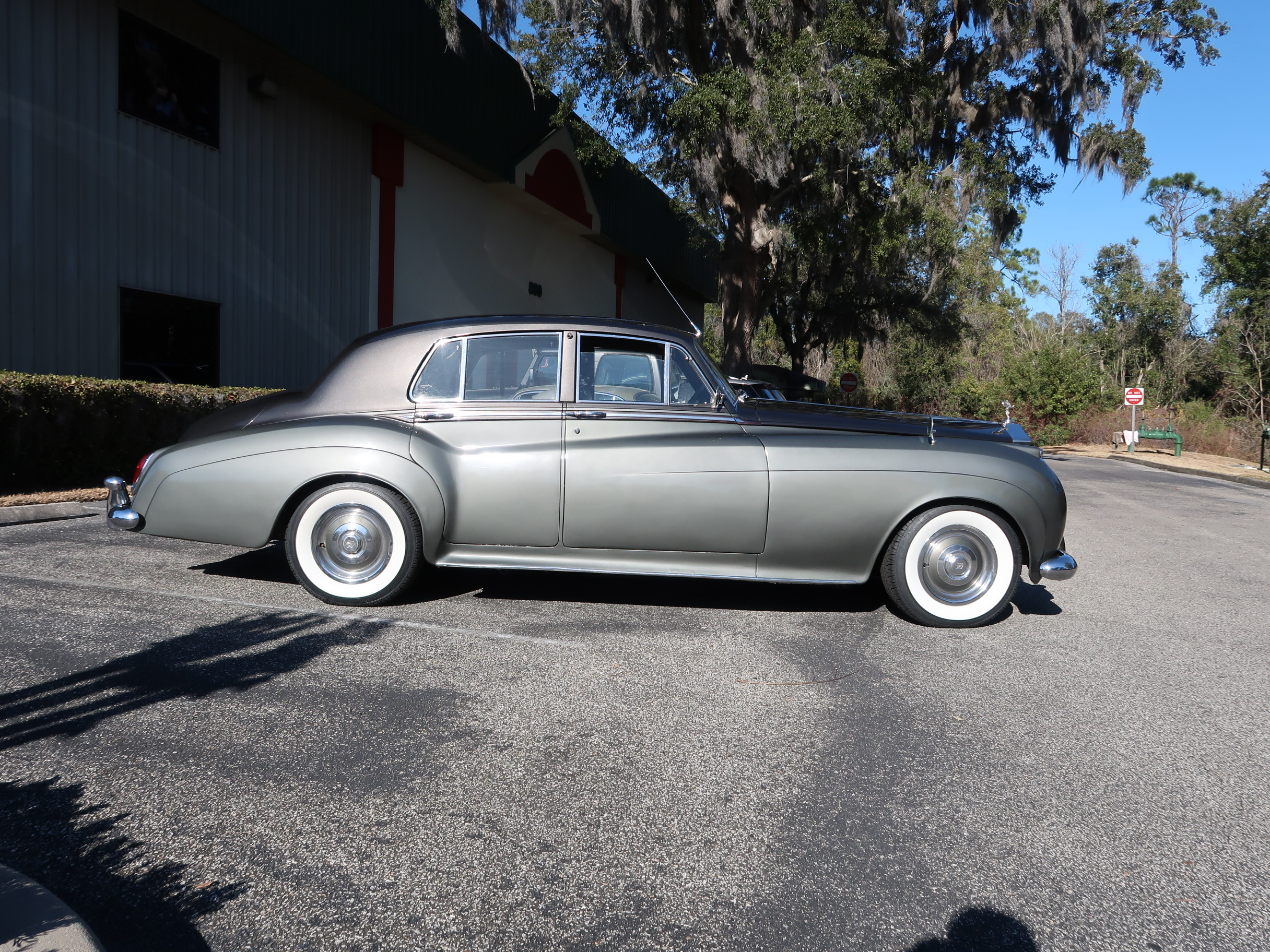 
								1962 Rolls Royce Silver Cloud II full									