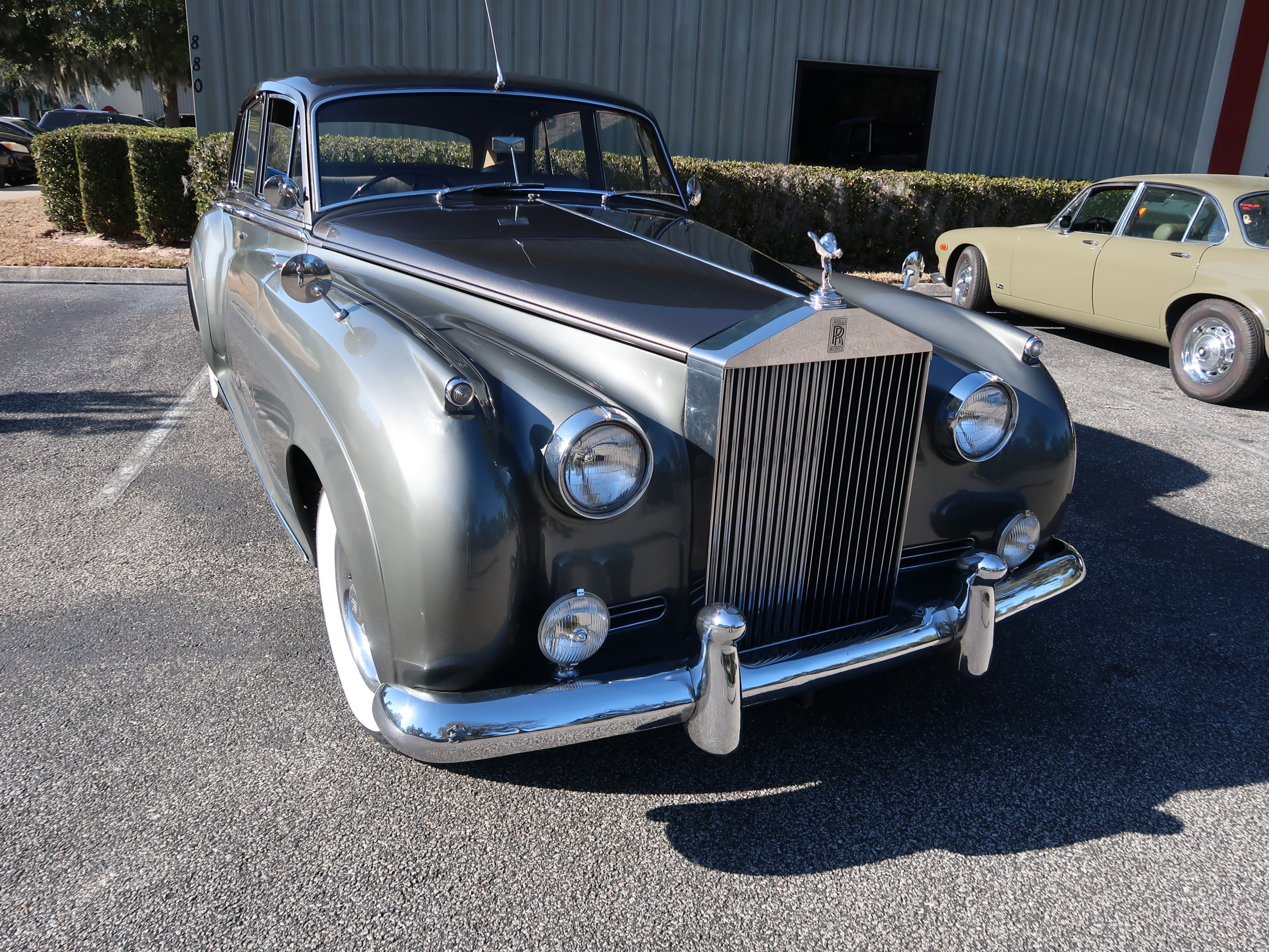 
								1962 Rolls Royce Silver Cloud II full									